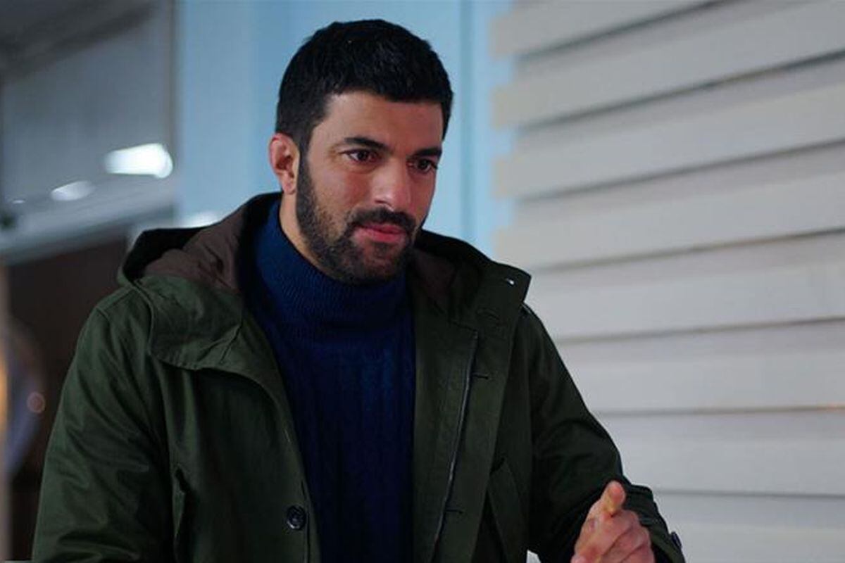 Engin Akyürek interpreta a Sancar en "La hija del embajador" (Foto: O3 Medya)