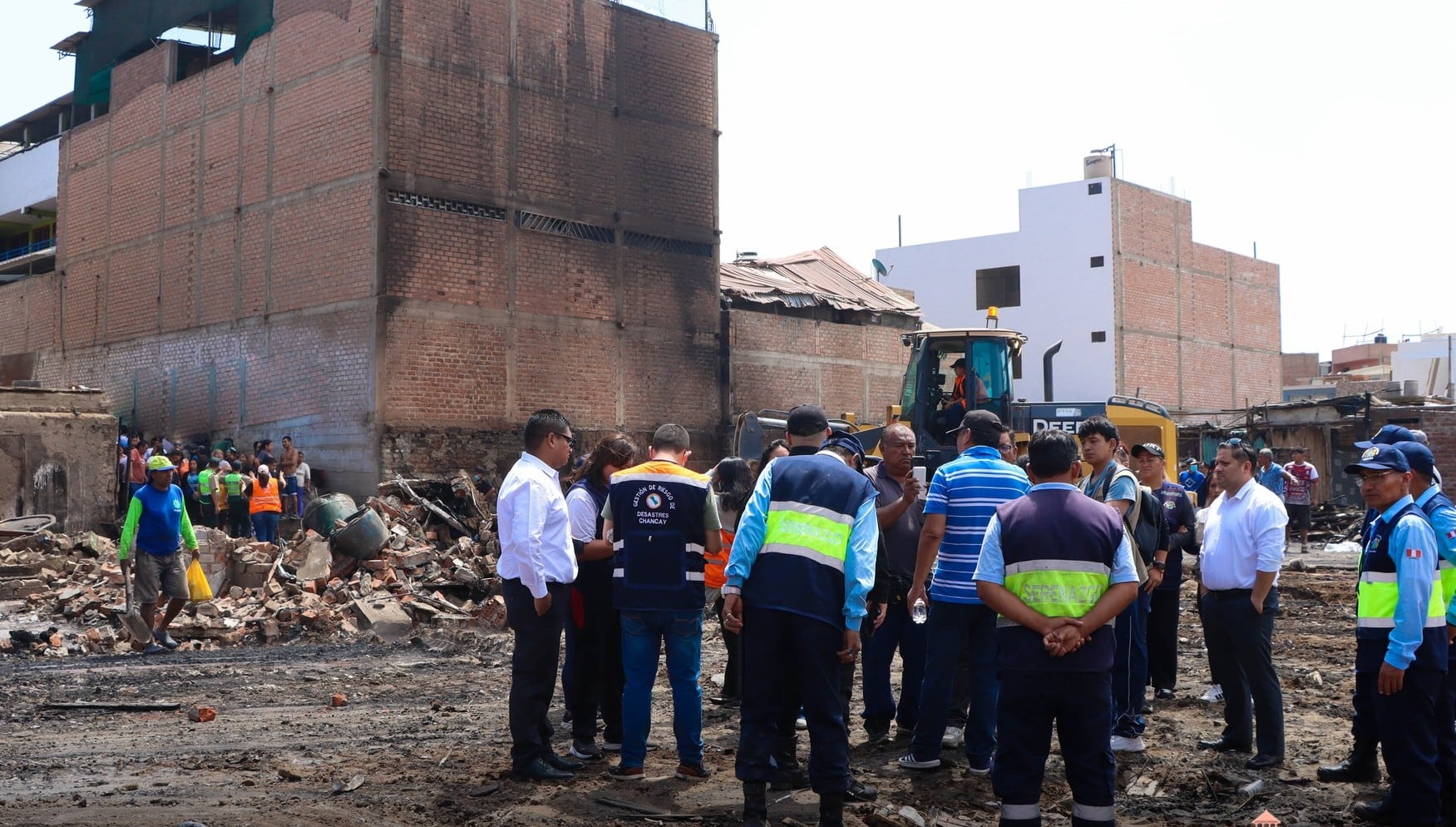 Dantesco incendio dejó en la calle a 25 familias. (Municipalidad de Chancay)