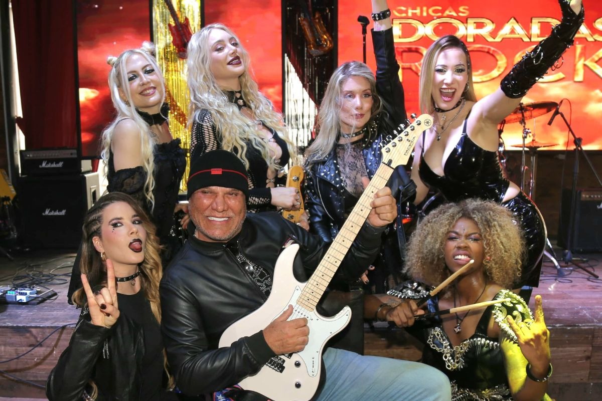 El Pizzero dirigió videoclip del grupo donde participa su novia, Aixa Sosa.
