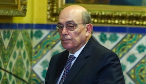 Canciller Hugo de Zela renuncia al cargo tras postergación de compra de aviones