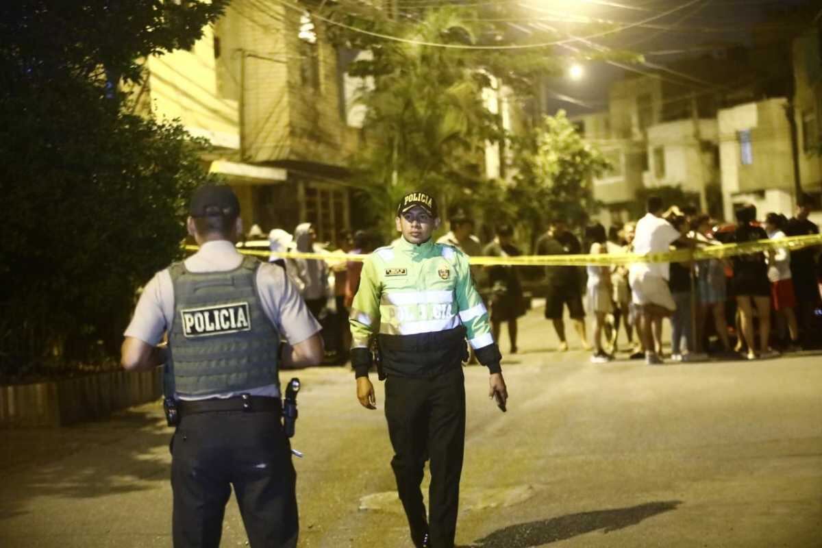 Sicarios asesinan de varios disparos a un hombre en urbanización Los Nísperos en San Martín de Porres. Fotos: César Grados/@photo.gec