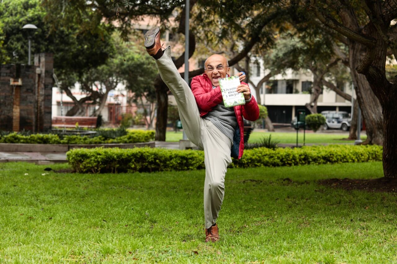 Su libro 'Vivamos más y mejor, sana longevidad’ está en la Feria del Libro (Foto: Lenin Tadeo Rodríguez)
