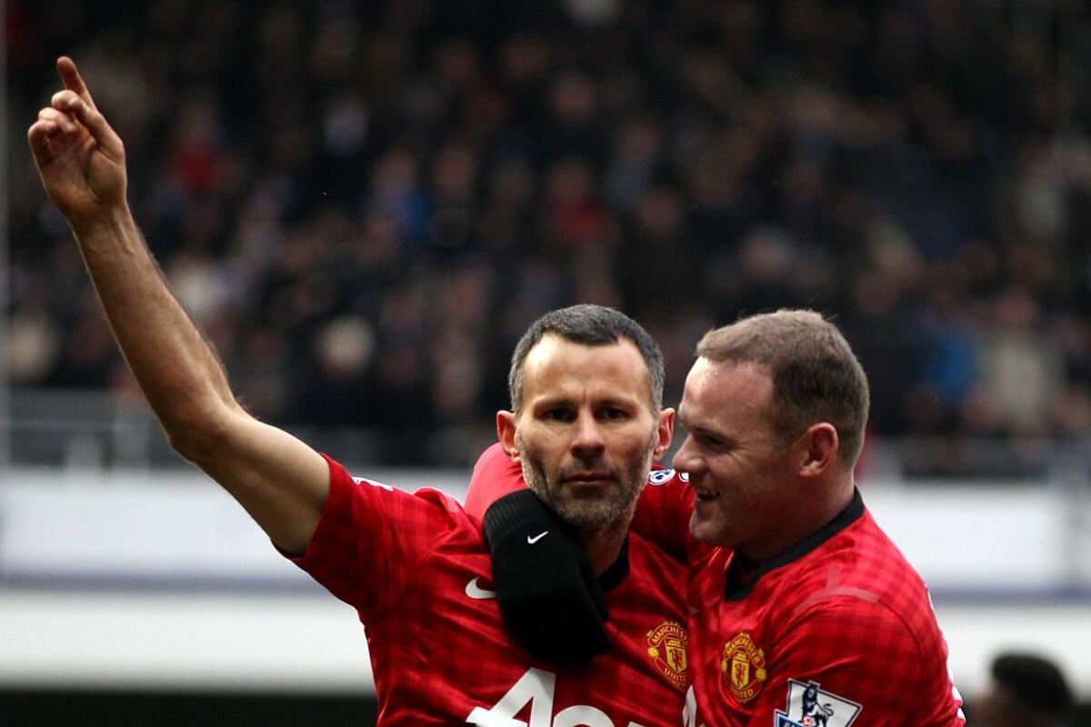 Ryan Giggs festeja junto a Wayne Rooney (Foto: Getty Images)