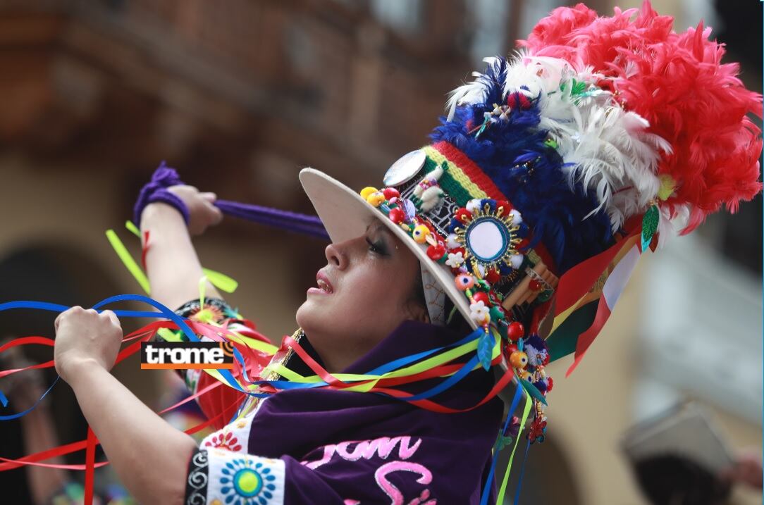 Danzantes de la Fraternidad Folclórica y Cultural Tinkus San Simón–Filial Lima cautivaron con su arte. Centro(Entrevista: Isabel Medina / Foto: Alessandro Currarino / Trome).
