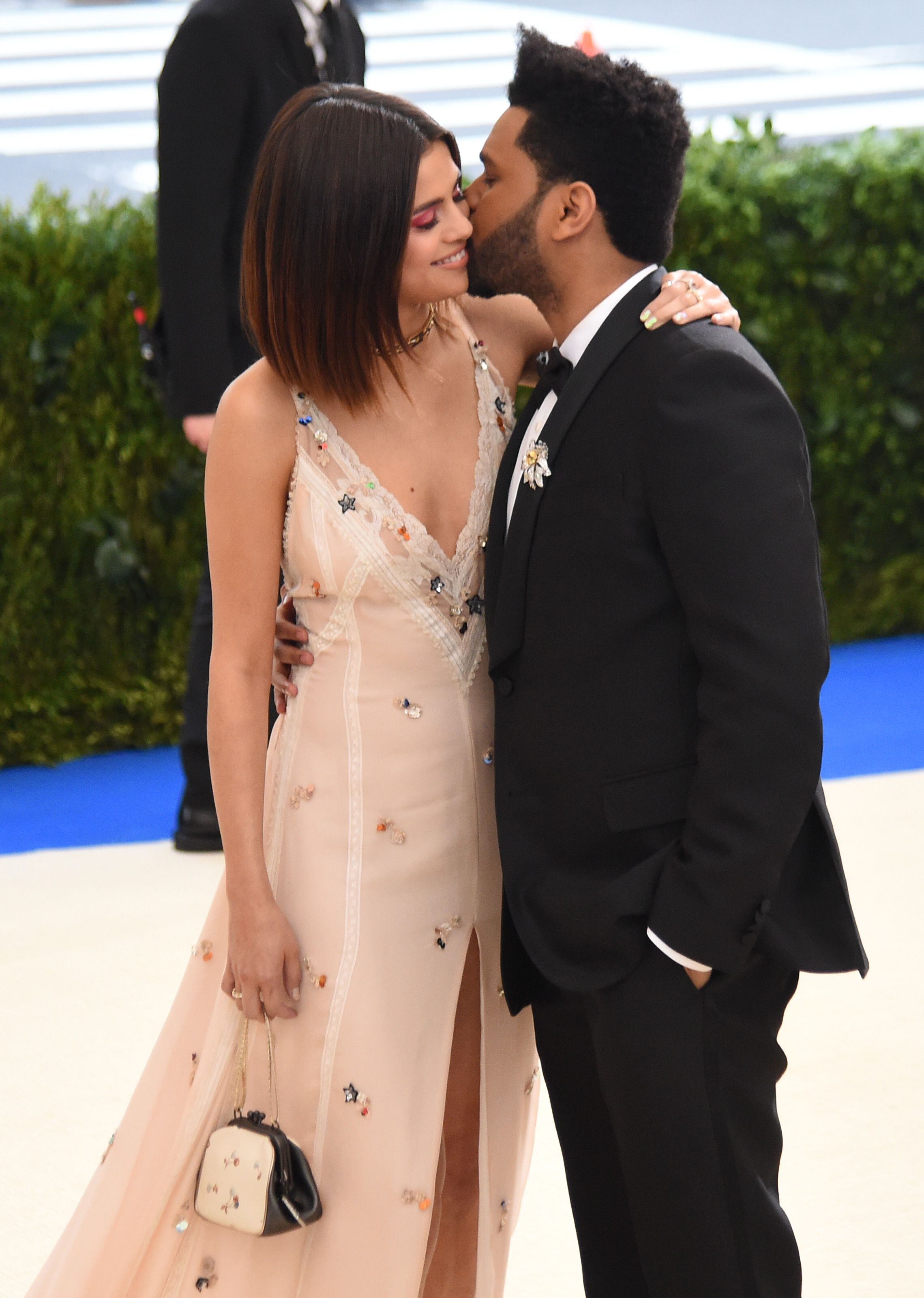 The Weeknd y Selena Gomez mantuvieron una relación de 10 meses. (Foto: AFP)