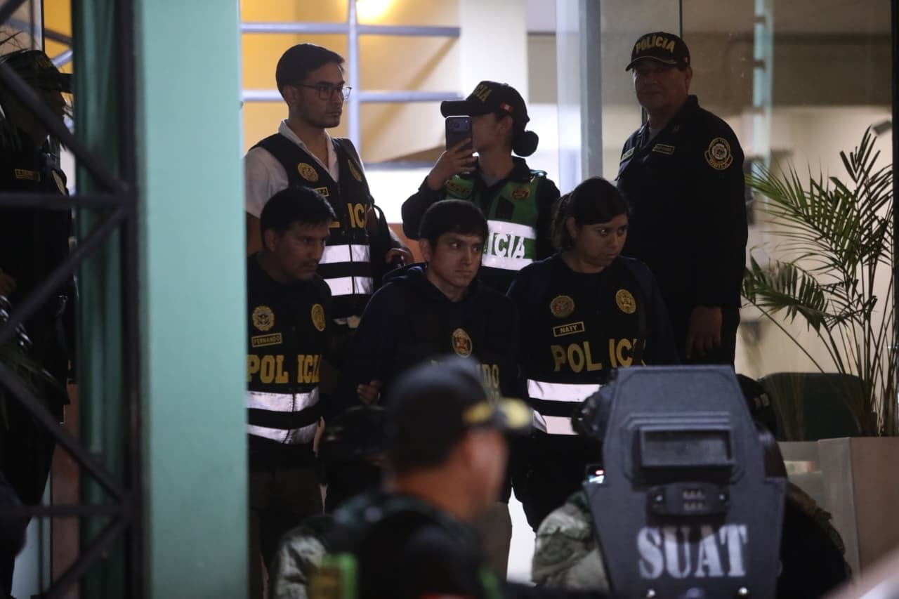 Jhonsson Pulpo y Gabriel Mendocilla son trasladados a la Prefectura de Lima