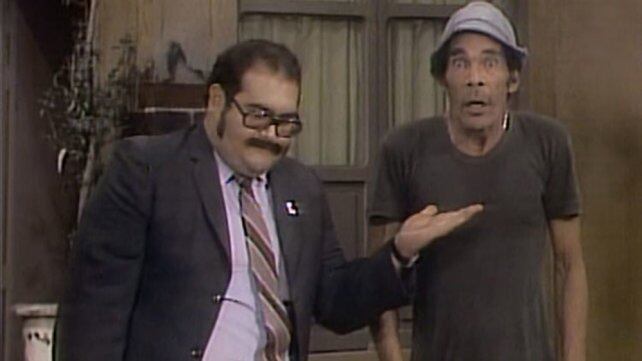 Una escena donde el señor Barriga le cobra la renta a don Ramón (Foto: Televisa)