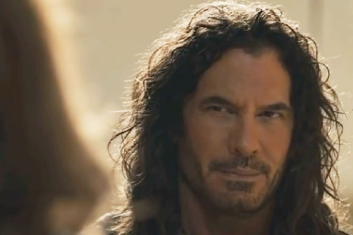 ¿Qué hará Juan Reyes después de ver a su esposa con otro hombre? (Foto: Telemundo)