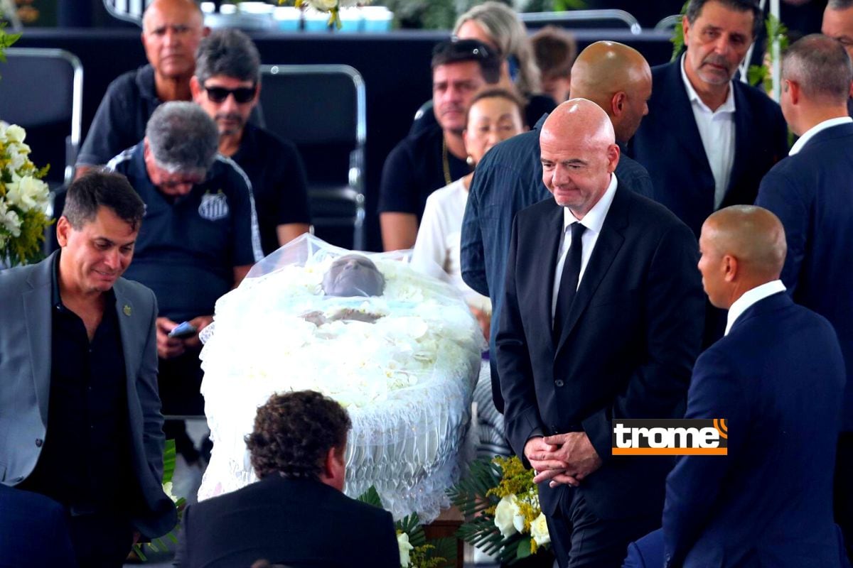 Gianni Infantino rindió honores a nombre de la FIFA a Pelé (Foto: EFE)