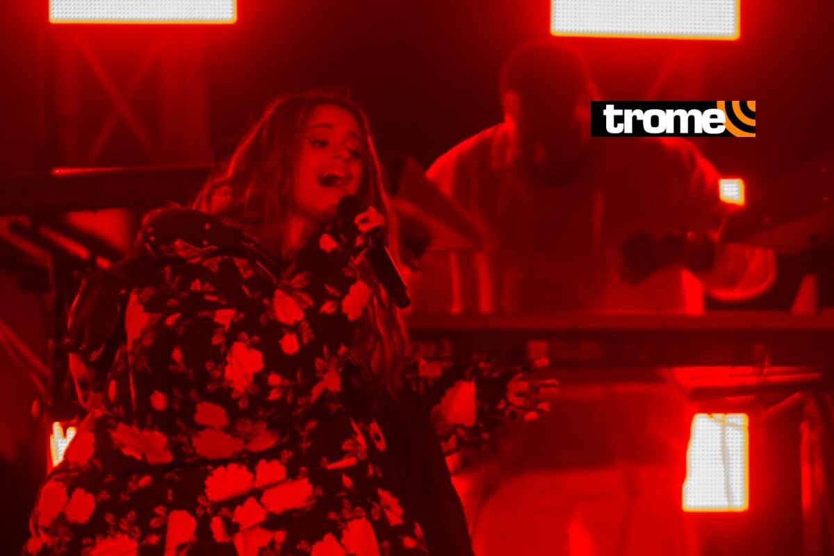 Presentación de Camila Cabello previa al concierto de Coldplay. Foto: Andrés Paredes / @photo.gec