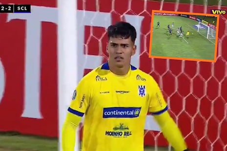 Blooper del arquero Ángel Martínez le dio el empate a Sporting Cristal ante 2 de Mayo | VIDEO