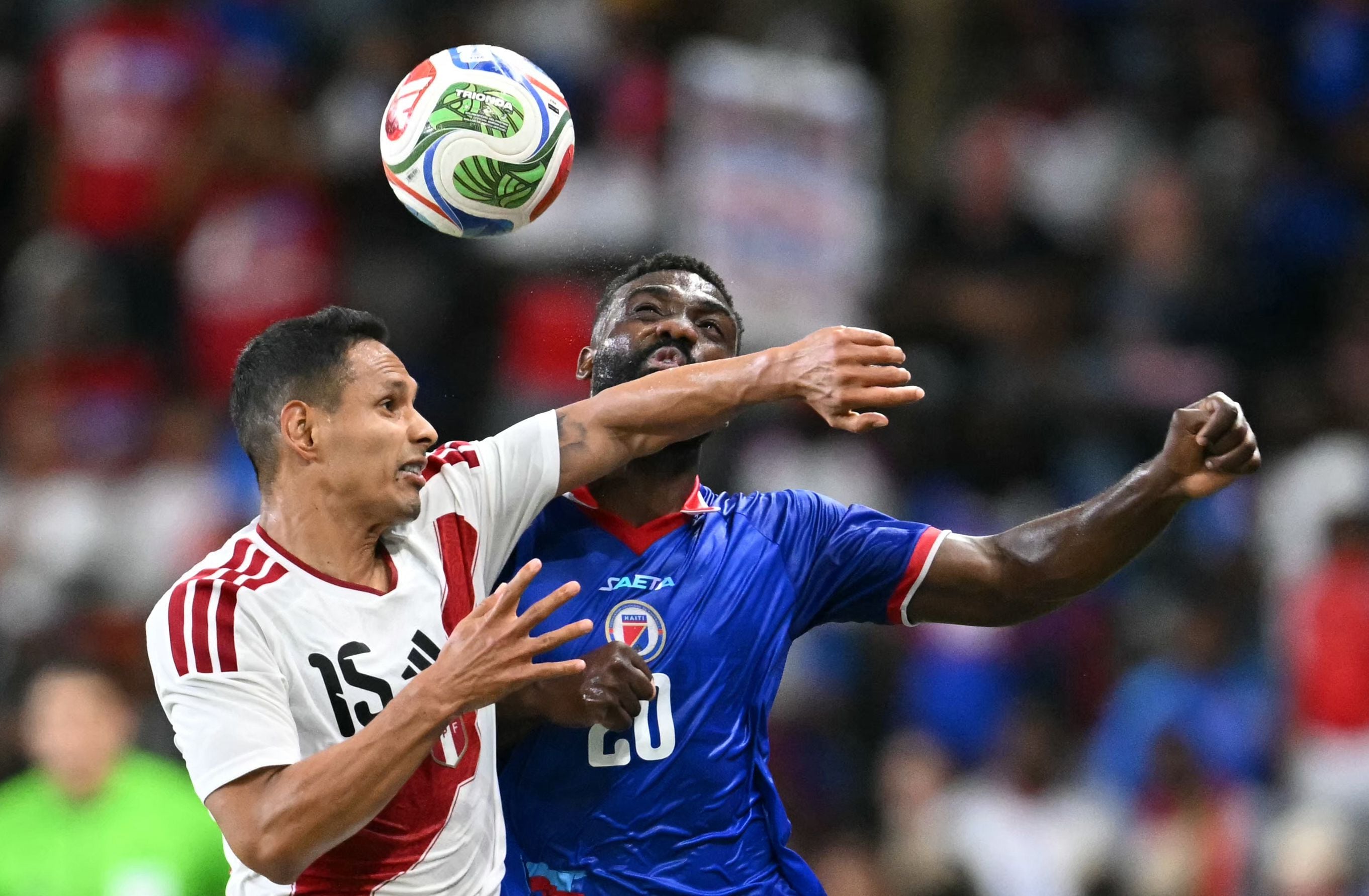 Renzo Garcés tuvo una destaca actuación con la selección peruana(Photo by CHANDAN KHANNA / AFP)