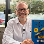 “De 0 a 100”: el libro que explica cómo usar el marketing de contenidos para que la IA encuentre tu marca