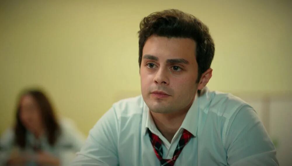 Ömer decepcionado de Süsen en la telenovela turca "Hermanos" (Foto: NG Medya)