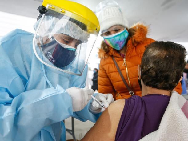 Se espera vacuna a cerca de un millón de personas mayores de 70 años. Luego se irá descendiendo a otros grupos etarios, jefa de Inmunizaciones del Minsa, María Elena Martínez (Foto: Andina)