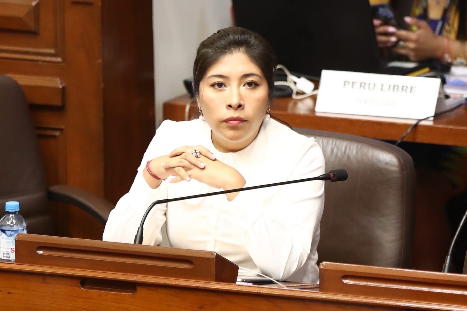 Al defenderse ante el pleno, Betssy Chávez dijo que se allanaba al pedido para que sea procesada. (Foto: Jorge Cerdán | GEC)