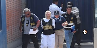 Nadeska Widausky es capturada y trasladada a Medicina Legal por agentes de la Policía Nacional del Perú.
Fotos: Jesús Saucedo / @photo.gec