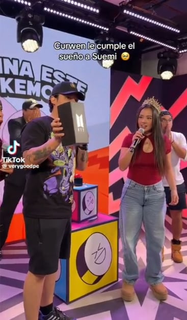 Curwen le hizo un regalo a Suemi Chanz, enterado que era muy fan de BTS.
