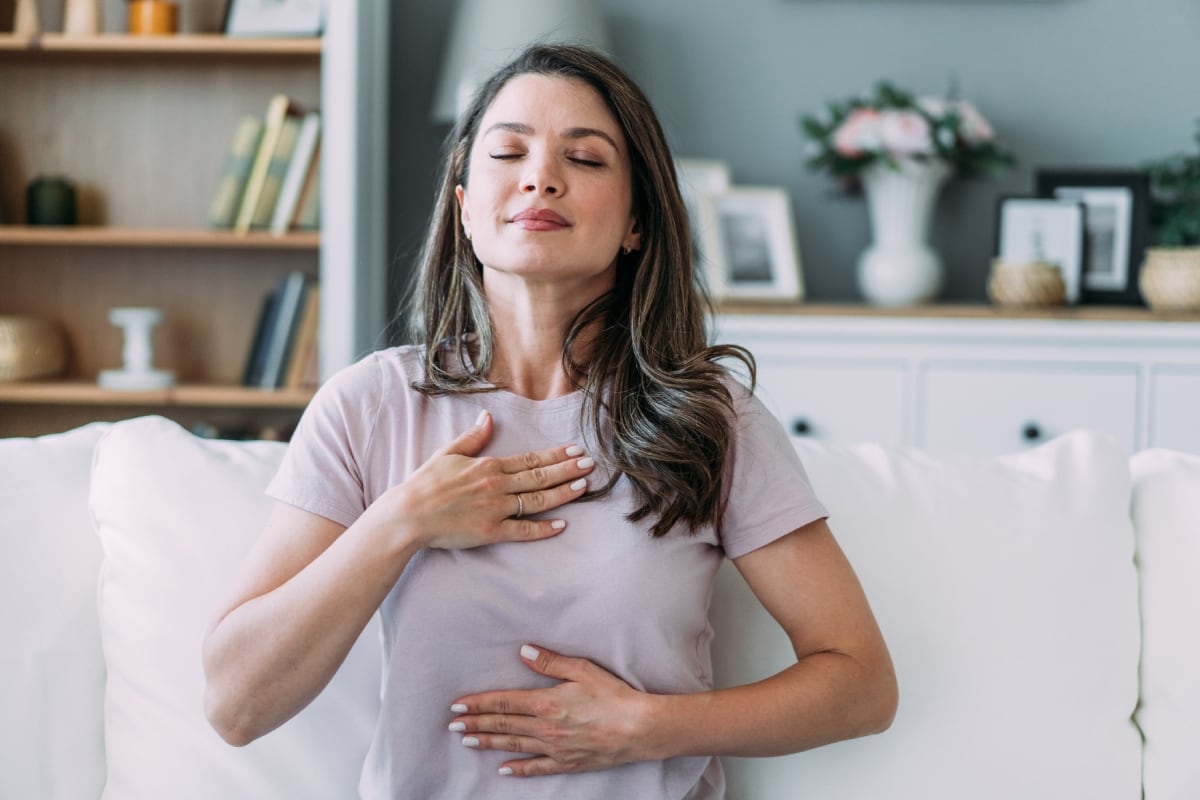 Basta con 10 minutos al día de una respiración consciente para notar cambios positivos en tu salud. Foto: Istock.