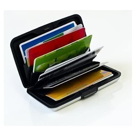 Si tienes más de una tarjeta, lleva solo una.