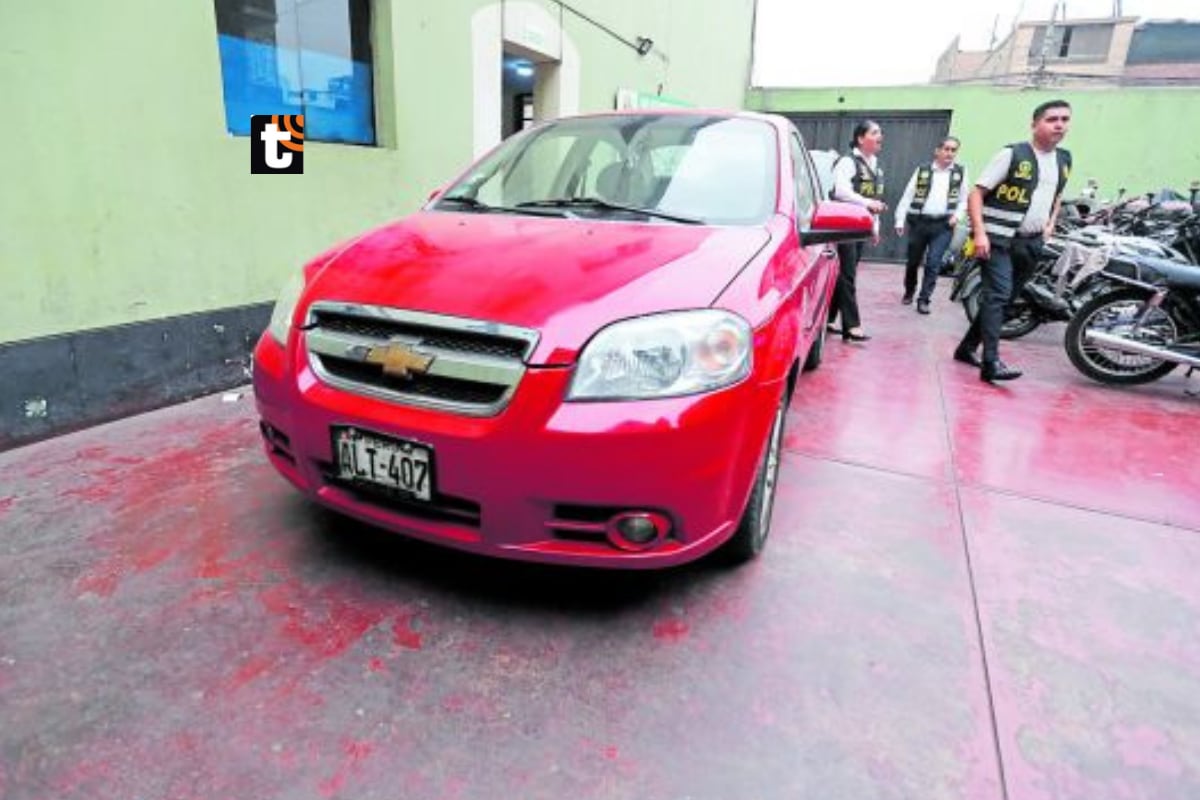 Vehículo recuperado por la PNP.