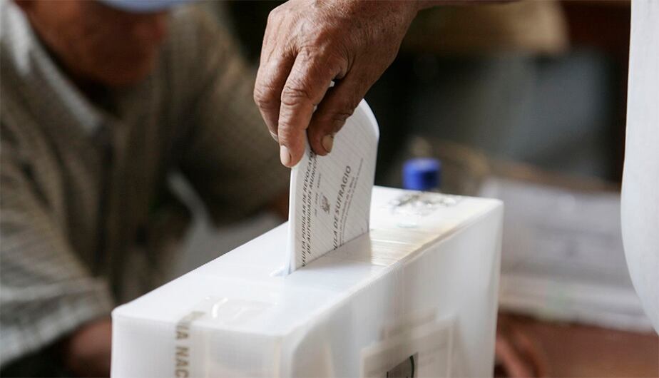 Un ciudadano peruano ejerciendo su derecho al voto. (Foto: Agencia Andina)