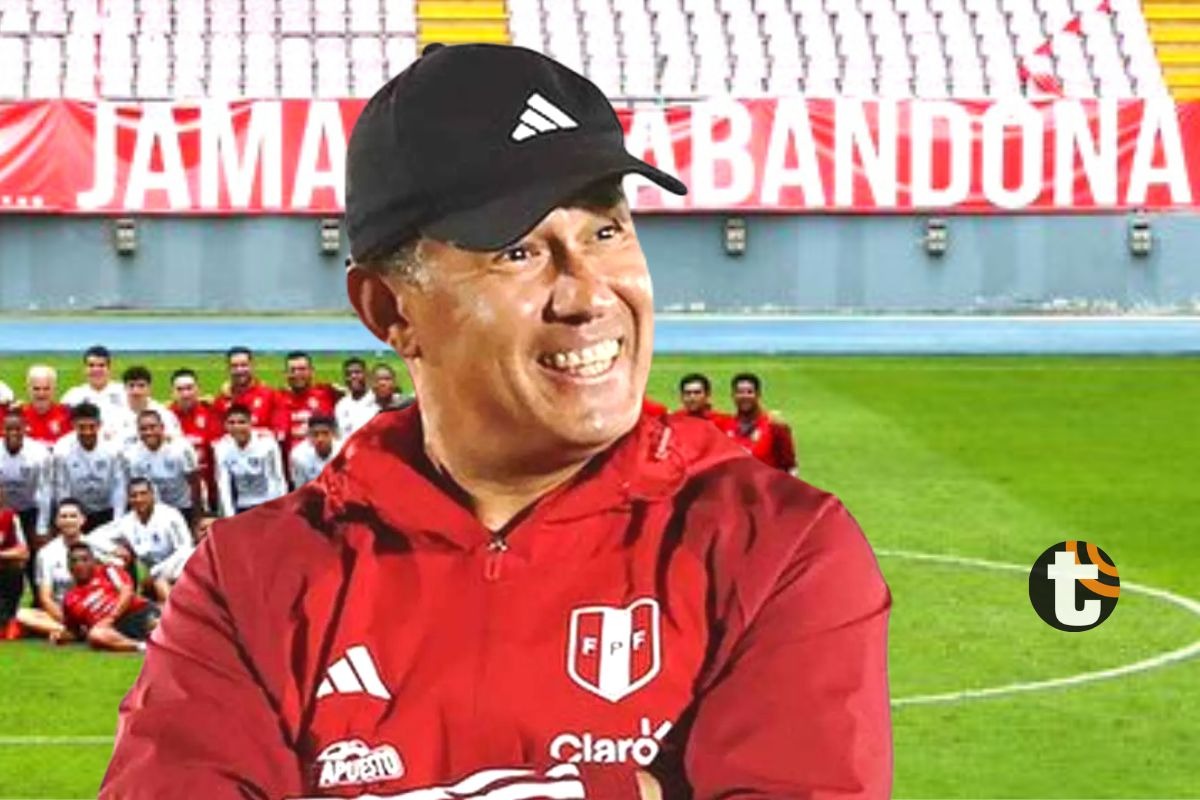 Juan Reynoso y jugadores se fotografiaron con pancarta en Estadio Nacional (Foto: @labicolor)