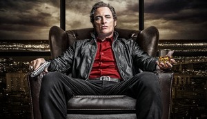 El Búho y una serie de gánsteres