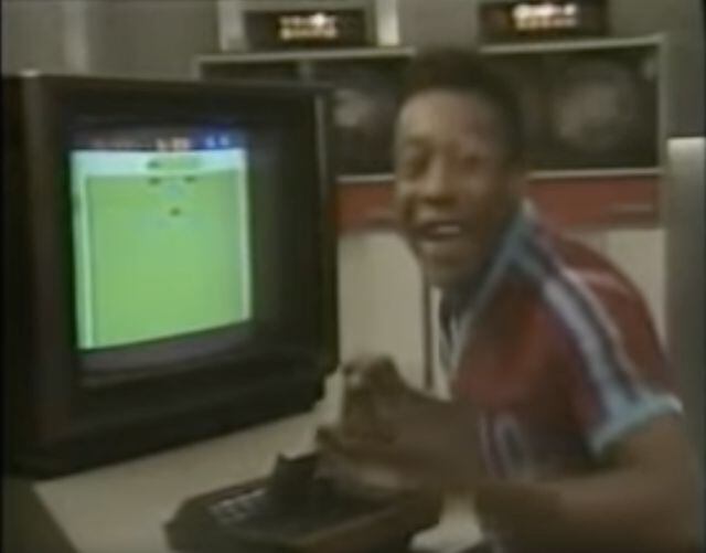 Pelé promocionando su juego en la Atari 2600.