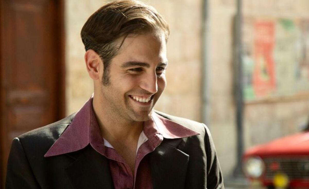 Aras Şenol durante el rodaje de la telenovela turca "Tierra amarga". (Foto: Aras Şenol / Instagram)