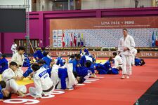 Figuras olímpicas Carlos Zegarra y Yuri Alvear inspiran a judocas de América en Lima 2026