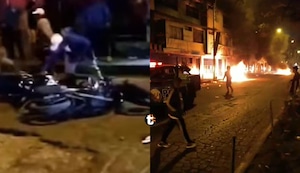 ¡Se hartaron del miedo! Vecinos de Independencia capturan a extorsionadores y les queman sus motos en plena avenida Los Alisos