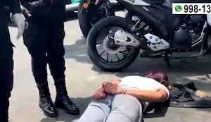 SMP: Águilas Negras capturan a peruano y venezolano en moto a punto de raquetear en la av. Perú