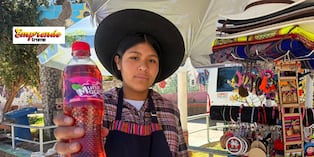 Los turistas que llegan hasta la plaza quedan sorprendidos por estas bebidas saludables. Foto: Katty Gines.