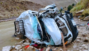 ¡Tragedia en el Mantaro! Tráiler mandó a miniván al río: mujer falleció y 10 pasajeros resultaron heridos