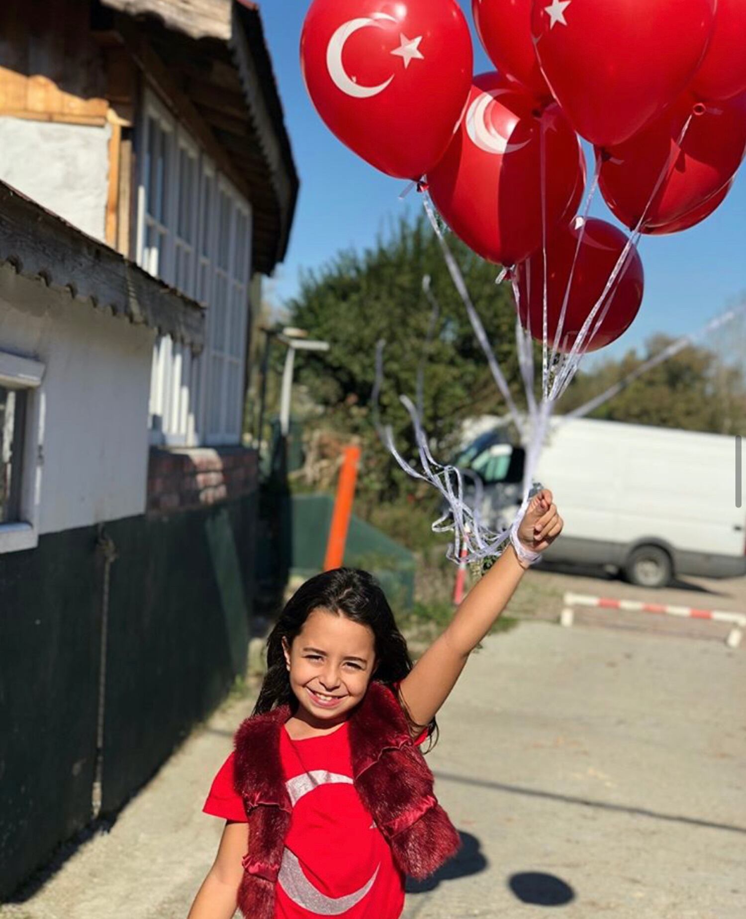 La pequeña Beren ha dicho que cuando sea más grande pensará si quiere seguir actuando (Foto: Instagram)