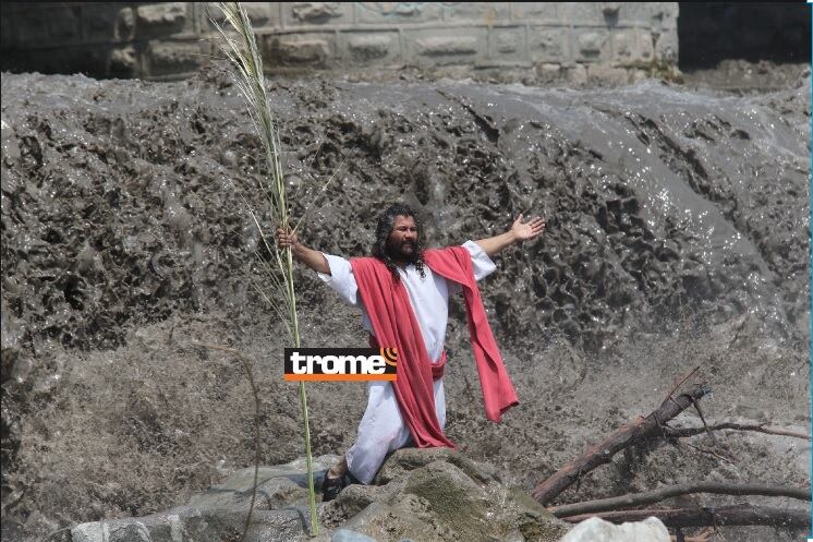 Entre las tradiciones por Semana Santa, Cristo Cholo suele representar la escenificación del bautizo de Jesús y Vía Crucis. Tiene dificultades para la escenificación y pide apoyo. (Entrevista: Isabel Medina / Trome).