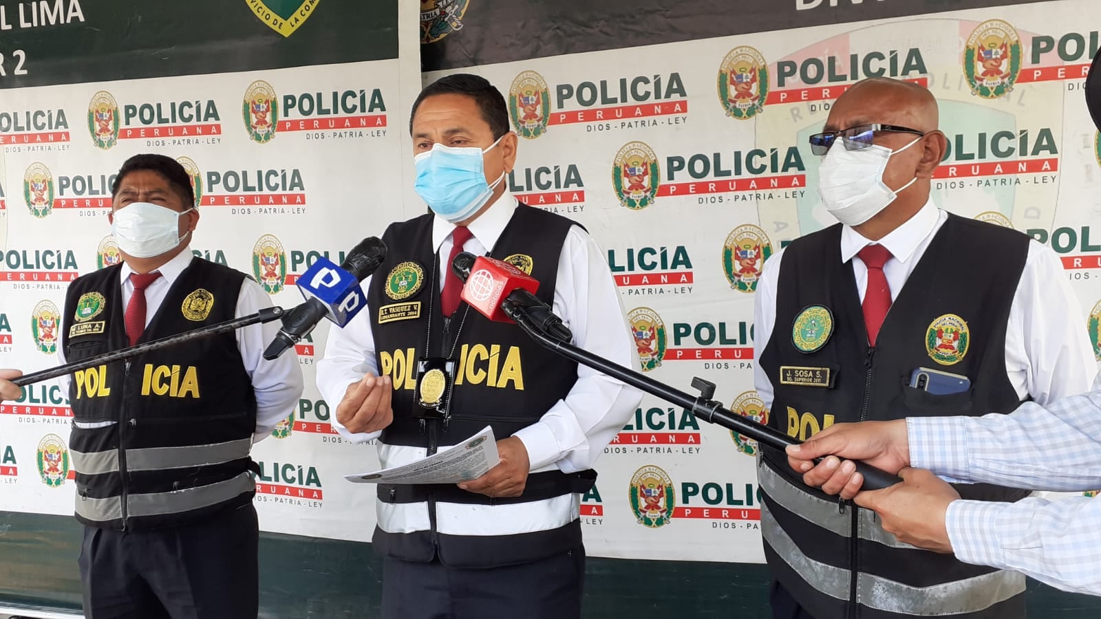 El peligroso Paolo César Durand Torres (20), ‘Paolo’, quien participó en el violento asalto a dos hermanos, a los que también golpeó, en un local en Villa El Salvador, para robarles más de seis mil soles, fue detenido. (foto: TROME)