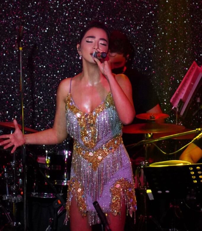 Öykü Gürman en los escenarios (Foto: Öykü Gürman / Instagram)