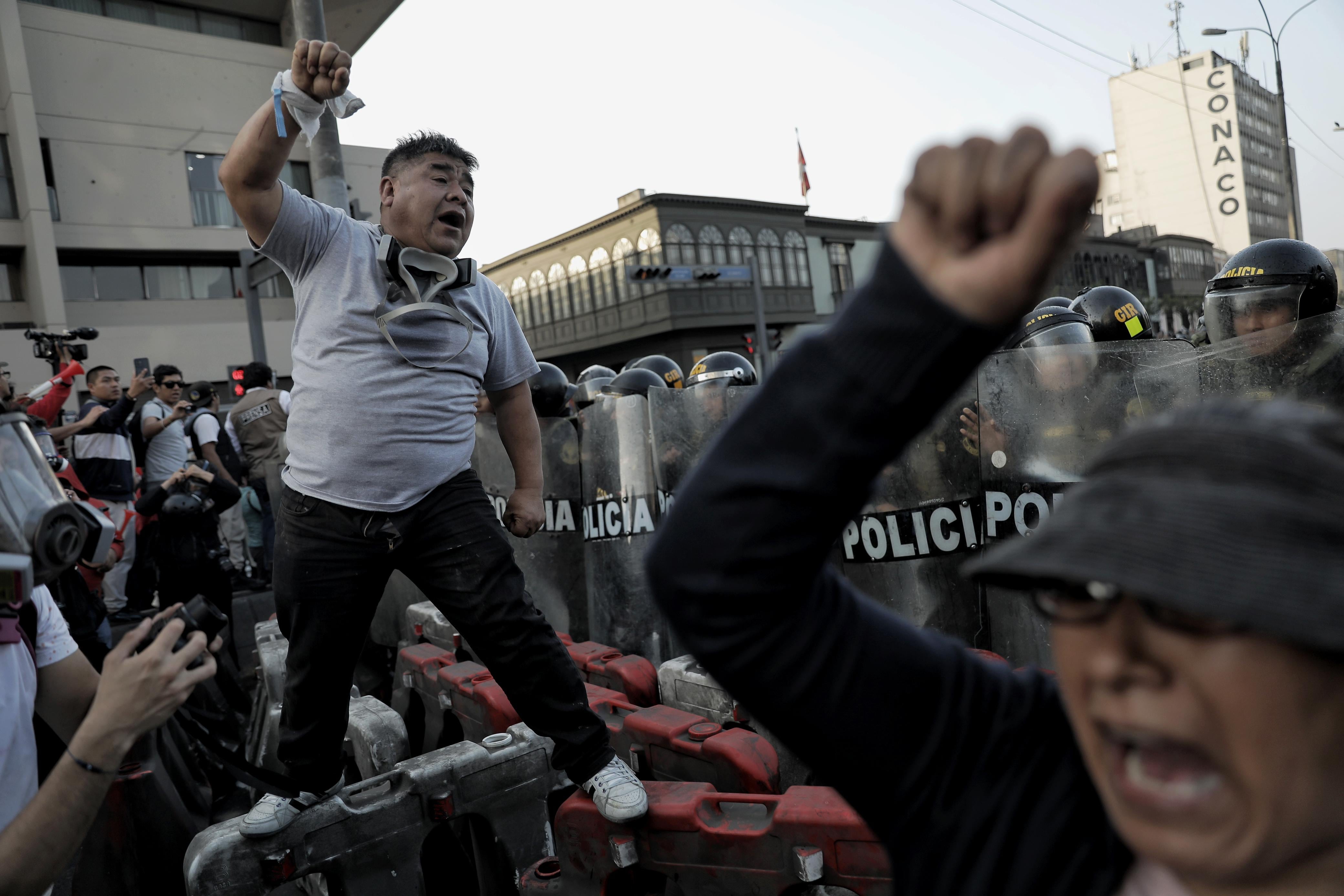Violenta protesta en el Centro de Lima. (Fotos: Joel Alonzo/ @photo.gec)