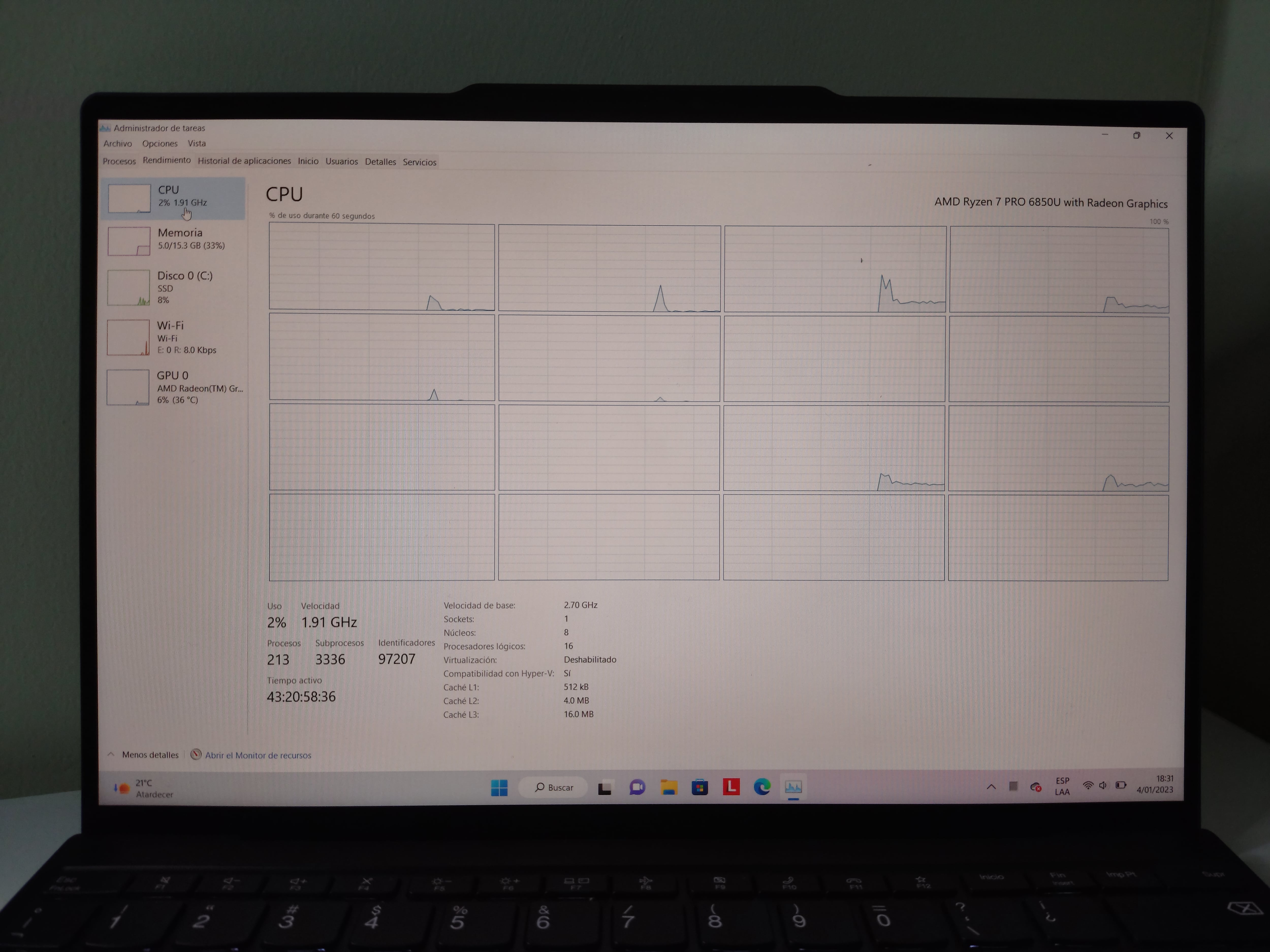 Lenovo ThinkPad Z13.