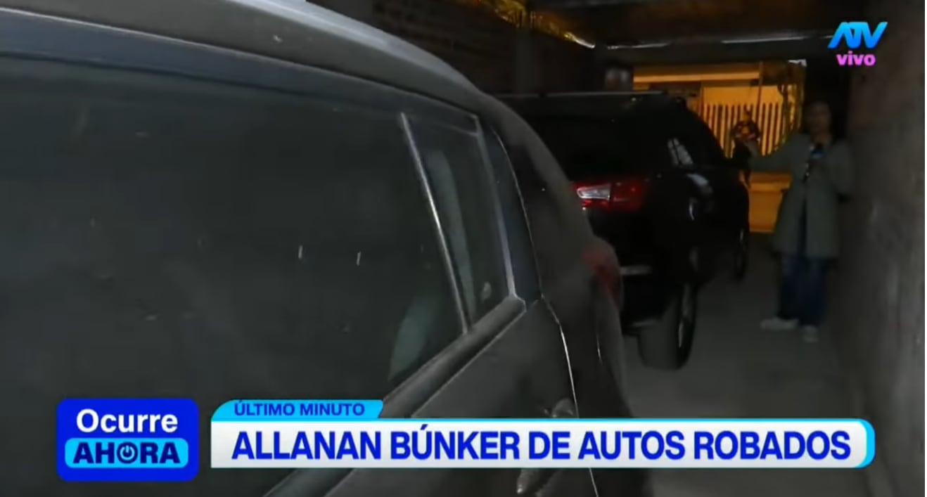 En el primer piso de una casa en VES se hallaron tres vehículos, llantas, autopartes y hasta motores.