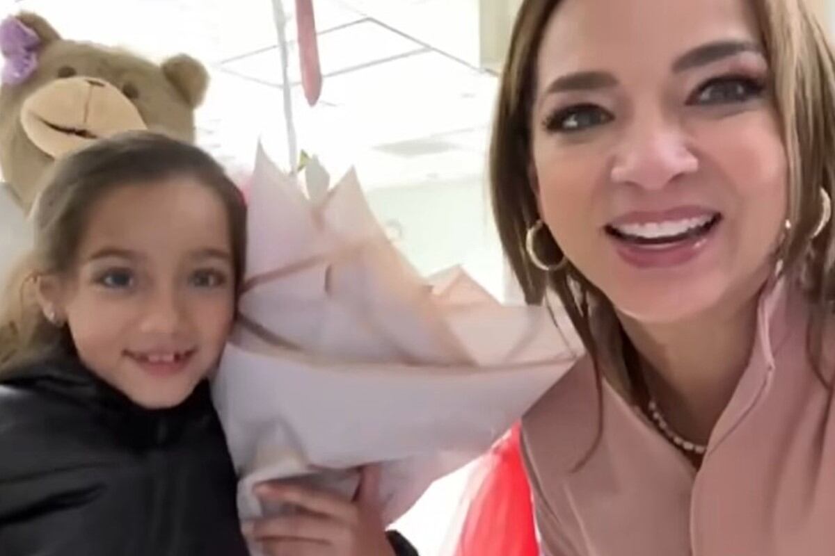 Adamari López junto a su hija Alaïa, fruto de su relación con Toni Costa (Foto: Adamari López/Facebook)