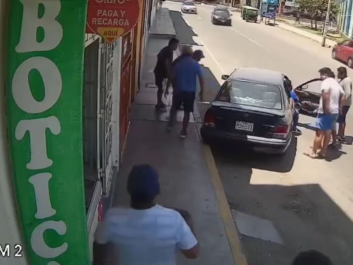 Esposa y pequeña hija de víctima se encontraban dentro del vehículo.