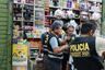 Policía incauta miles de cigarrillos ilegales en galerías de La Victoria y el centro de Lima