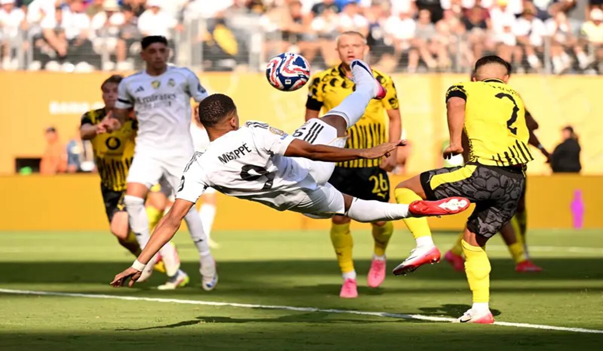 Real Madrid ganó por 3-2 y eliminó a Borussia Dortmund del Mundial de Clubes FIFA 2025. Los ‘merengues’ se enfrentarán al PSG por el pase a la final del torneo. |Foto: Mundial de Clubes de la FIFA.