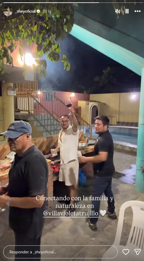 Misterioso acompañante de Sheyla Rojas también apareció junto a su familia.