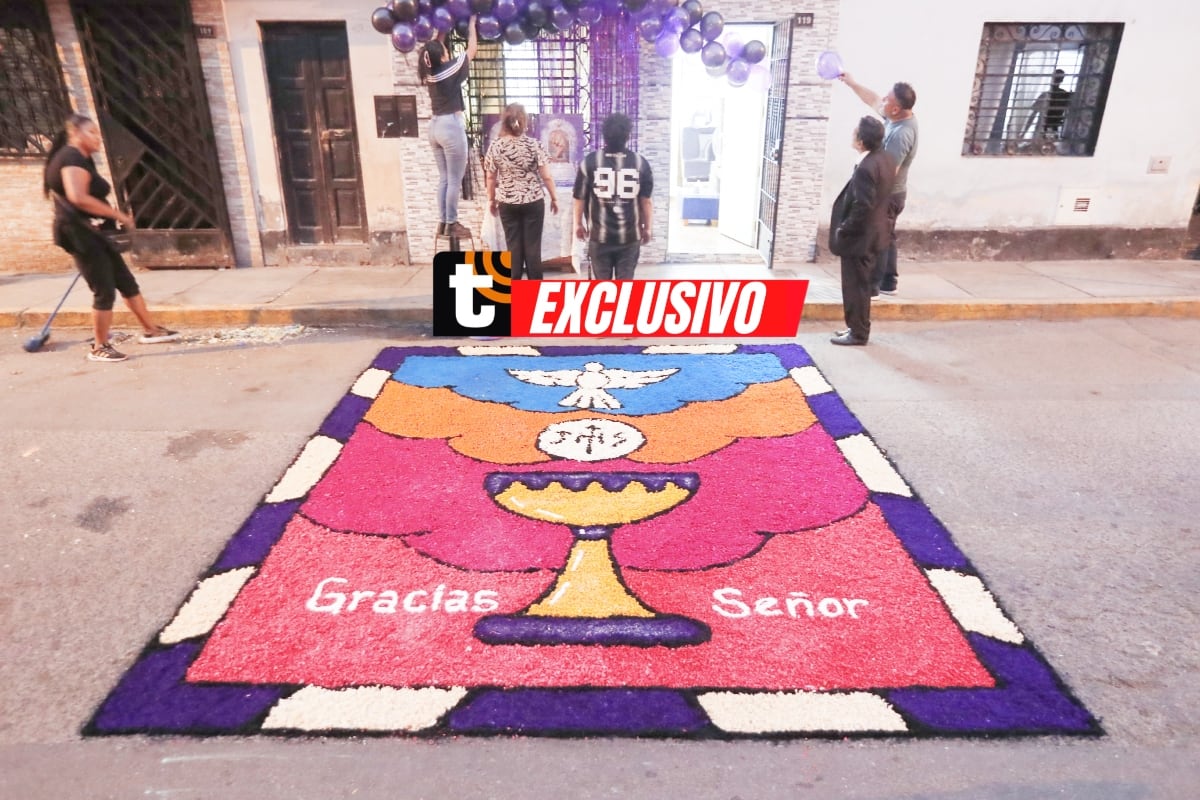 Alfombra de flores. Foto: Jesús Saucedo / Trome.