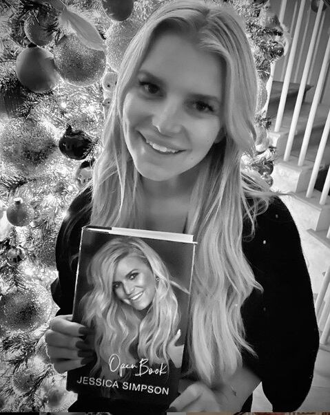 Jessica Simpson escribió un libro de memorias titulado “Open Book” (Libro abierto, en español). (Foto: Instagram)