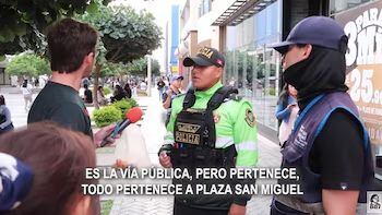 Serenos y policías impidieron grabar a Henry Spencer en calle de San Miguel.